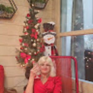 Meet your Posher, Gloria